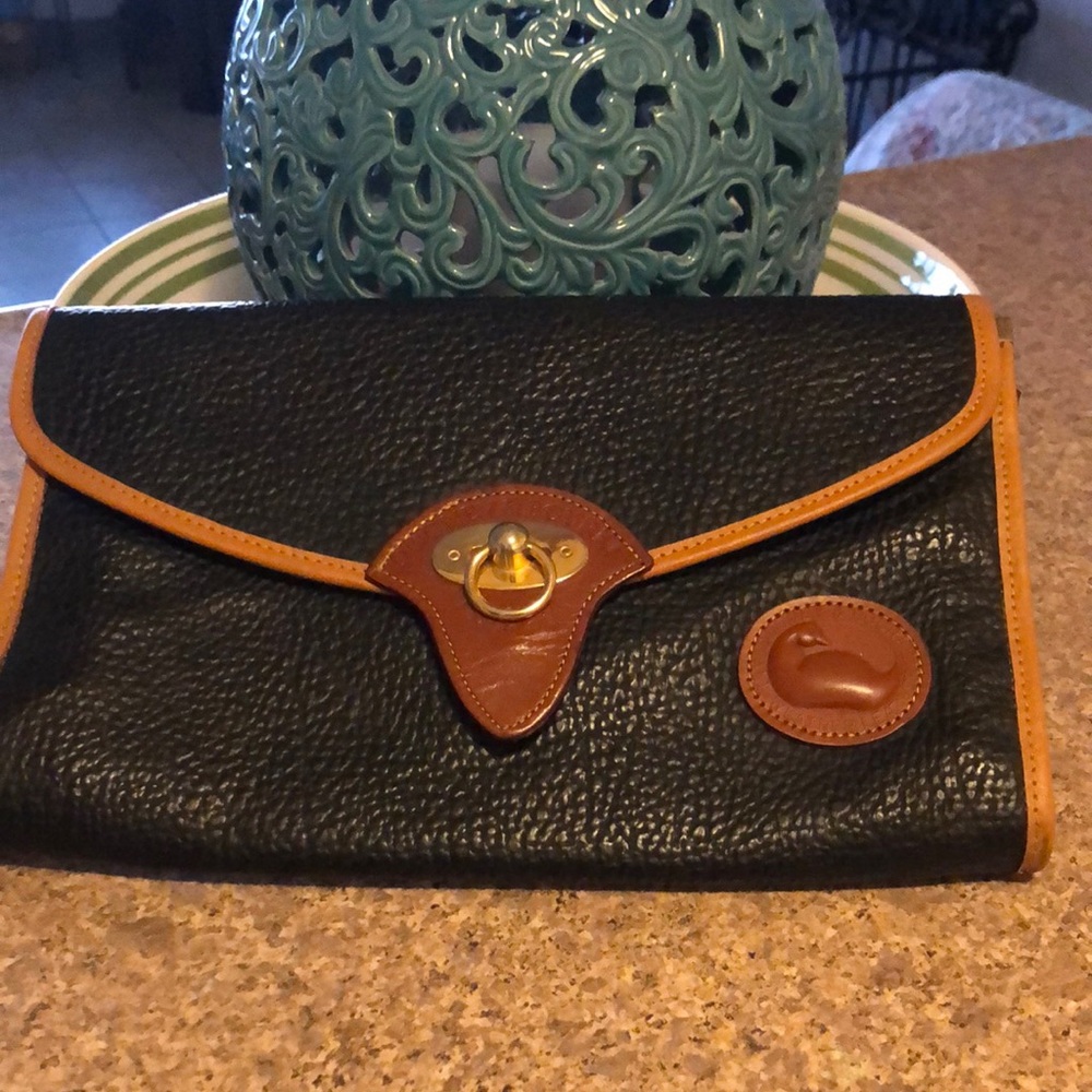 Dooney and Bourke clutch